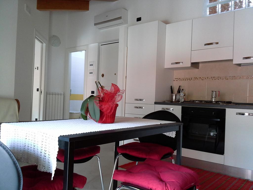 Casa Vacanze The Flea'S Home Fondi Rum bild